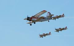 An-2 +  3AT3 Formation Flying Team