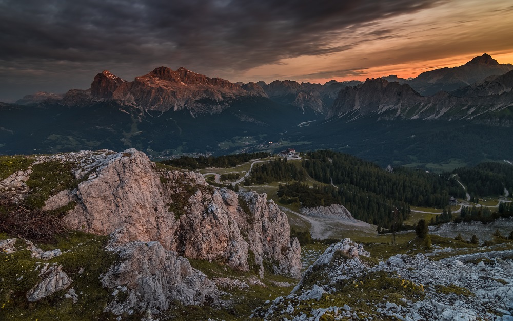 DOLOMITY