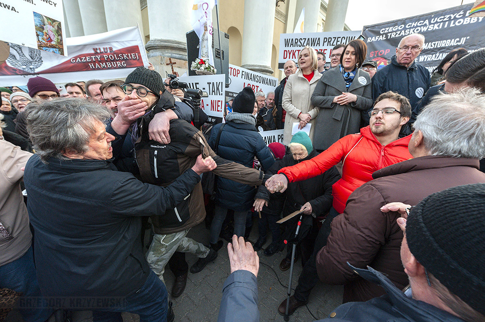 warszawski protest przeciwko karcie LGBT