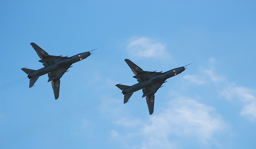 2x Su-22