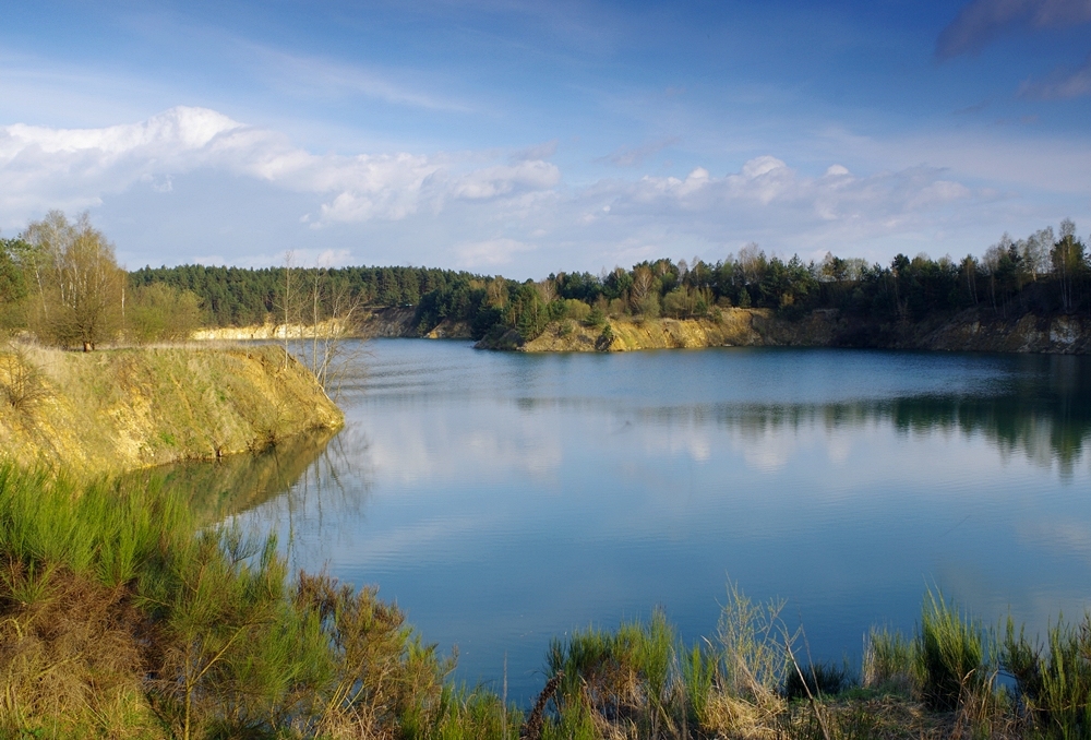 Wapienniki - turkusowe jezioro koło Sulejowa