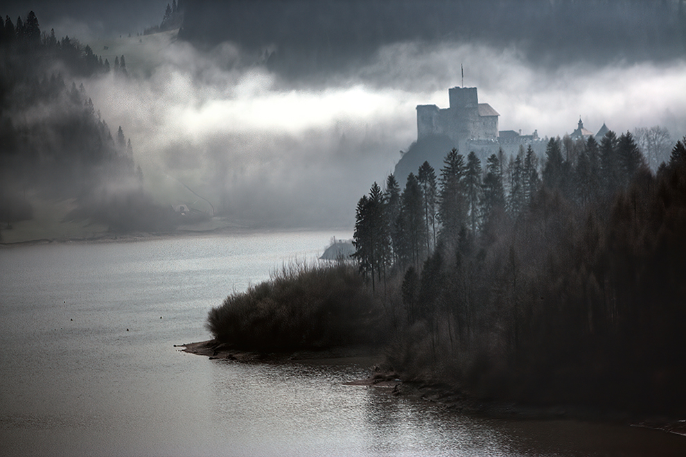 Zamek nad jeziorem