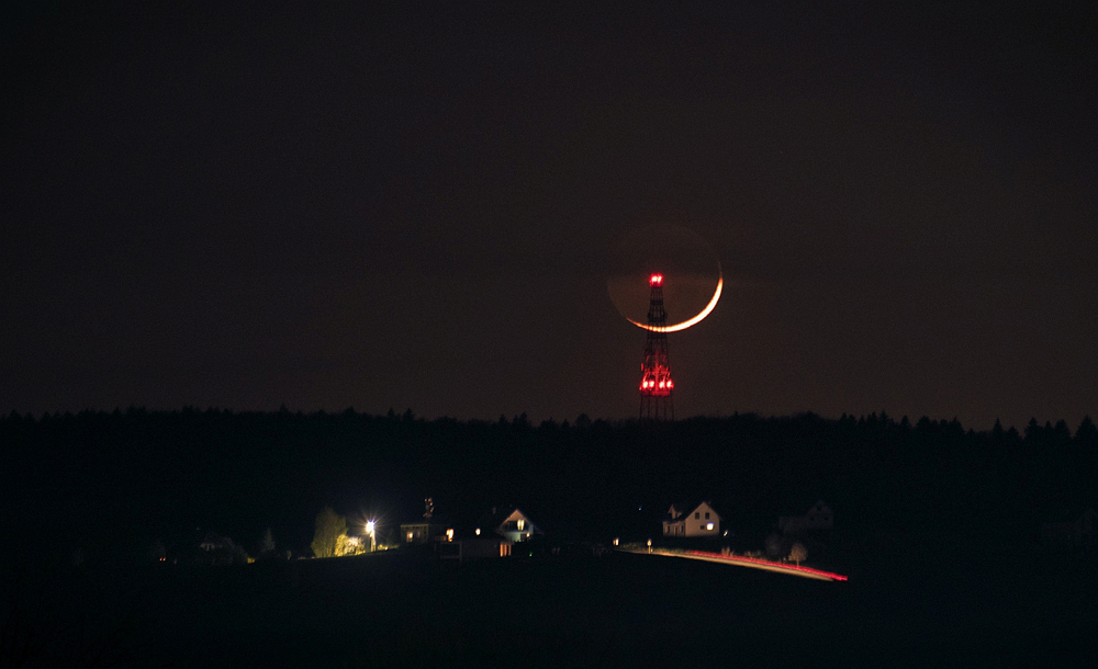 Halo, tu Księżyc...