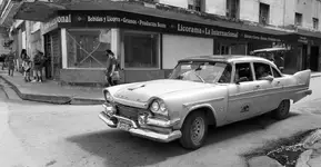 DODGE BEZ G . . .