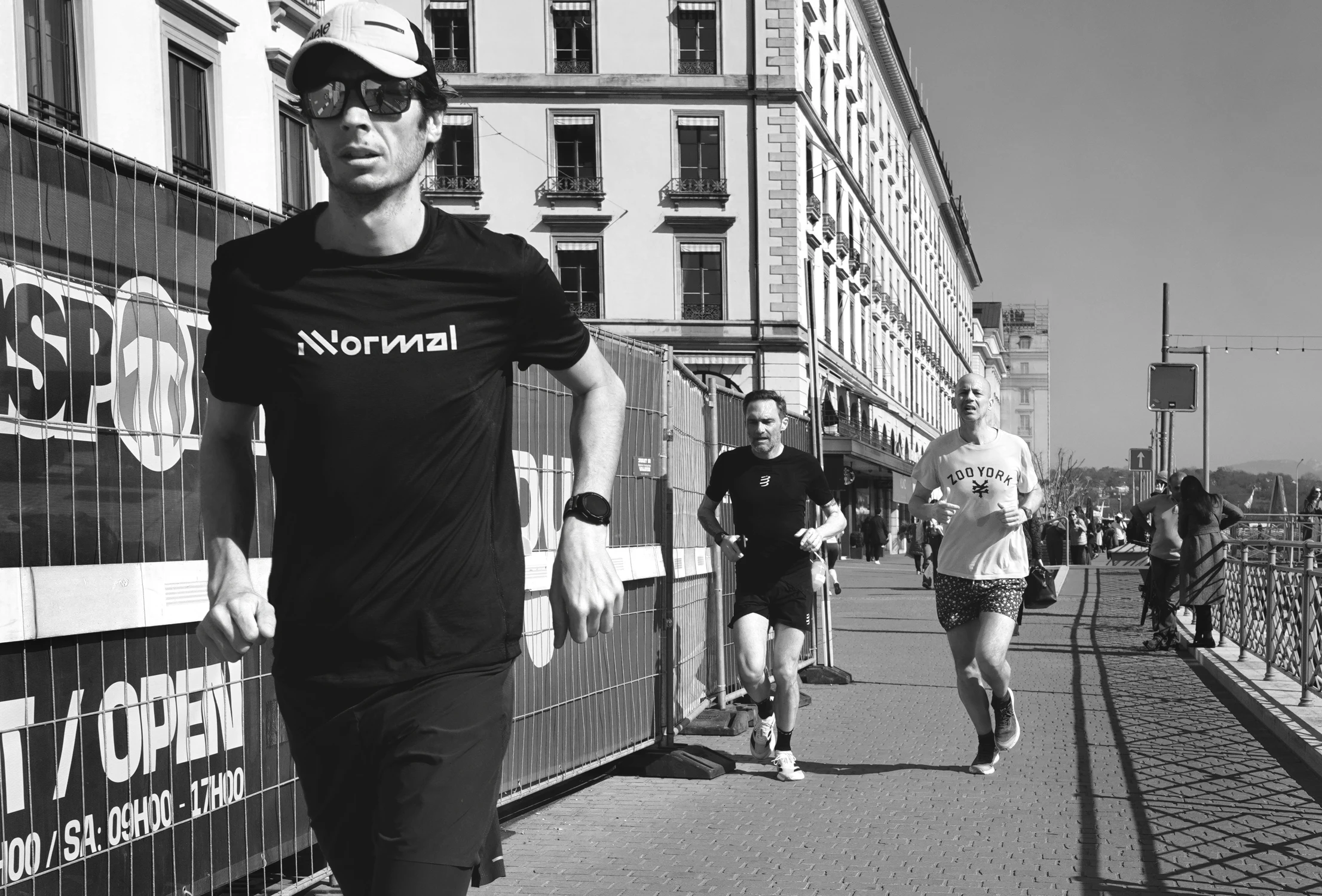 W POGONI ZA NORMALNOŚCIĄ