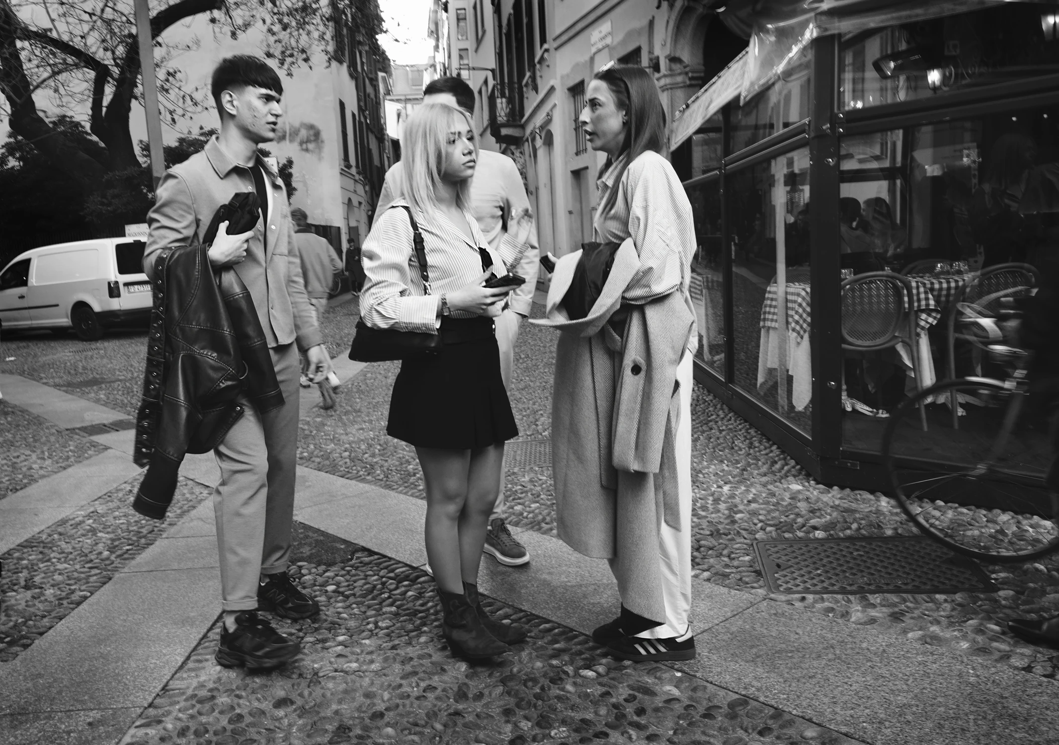 MŁODZIEŃCZE DYLEMATY