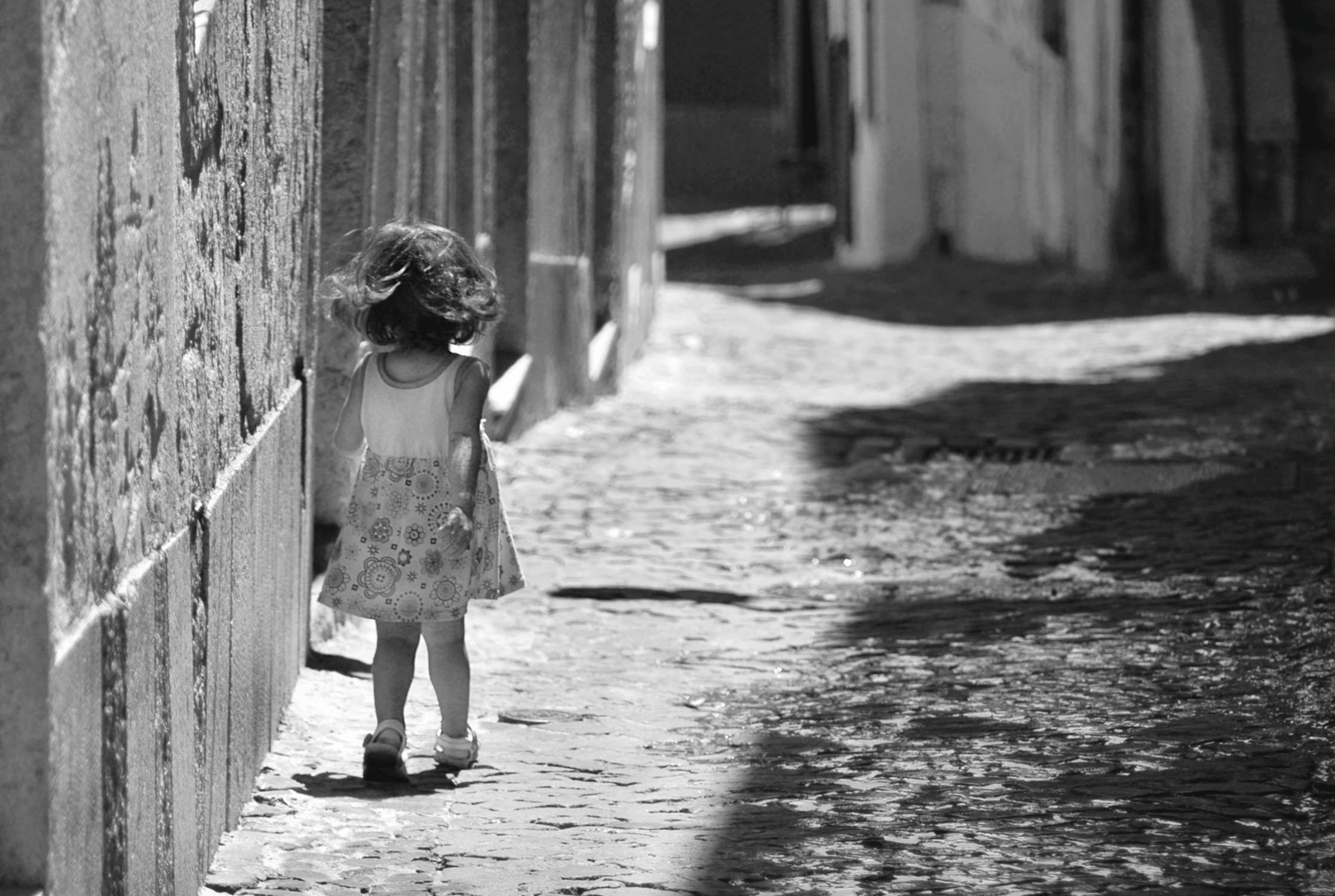 SŁONECZNA STRONA ULICY