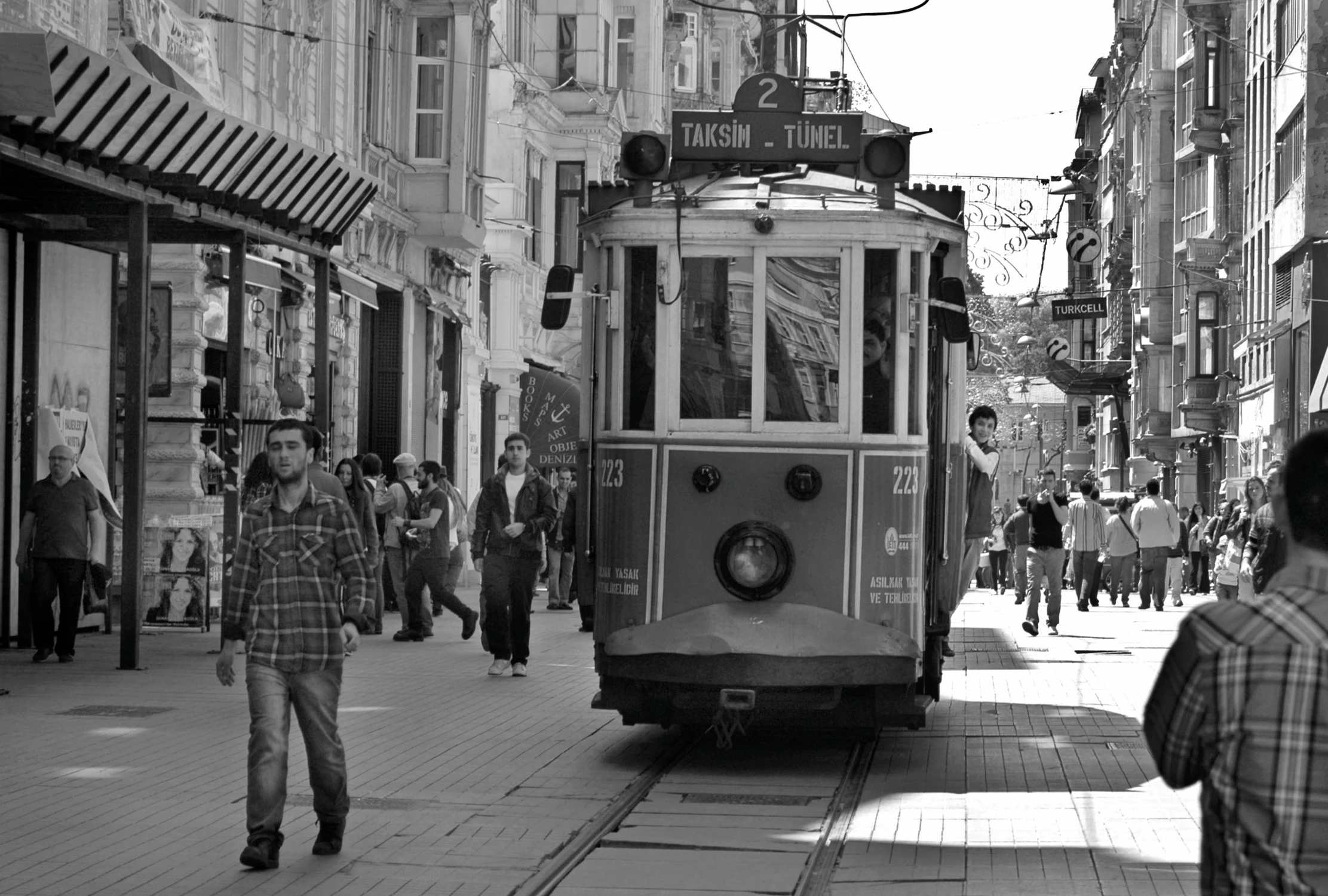 ISTIKLAL I KRACIASTE KOSZULE