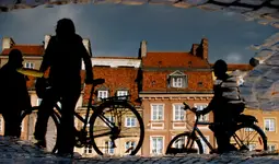 PO DRUGIEJ STRONIE LUSTRA