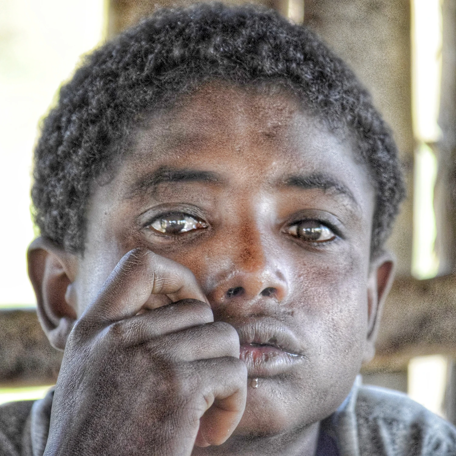 .Świat w jego oczach .Portret w jednej z chat przy wodospadach Nilu