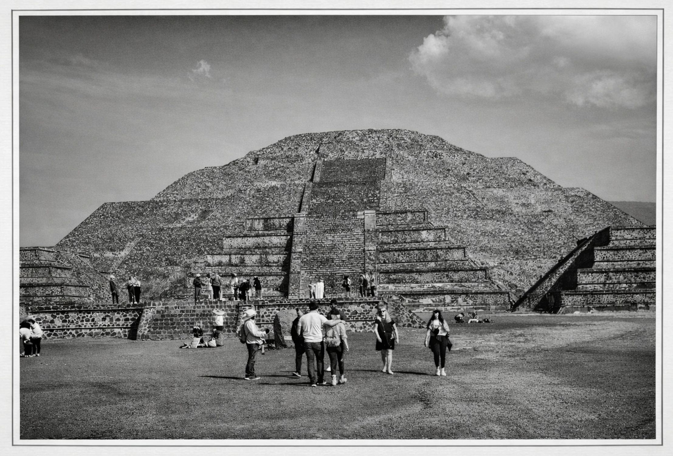 1768475743585-Piramida Słońca