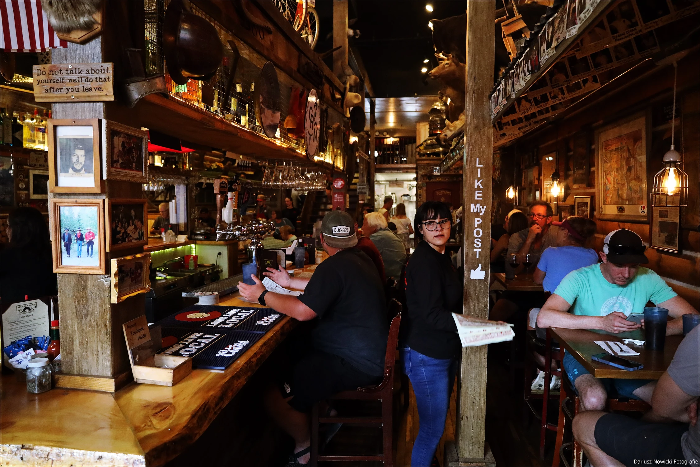 w barze... (... nie opowiadaj   o sobie )