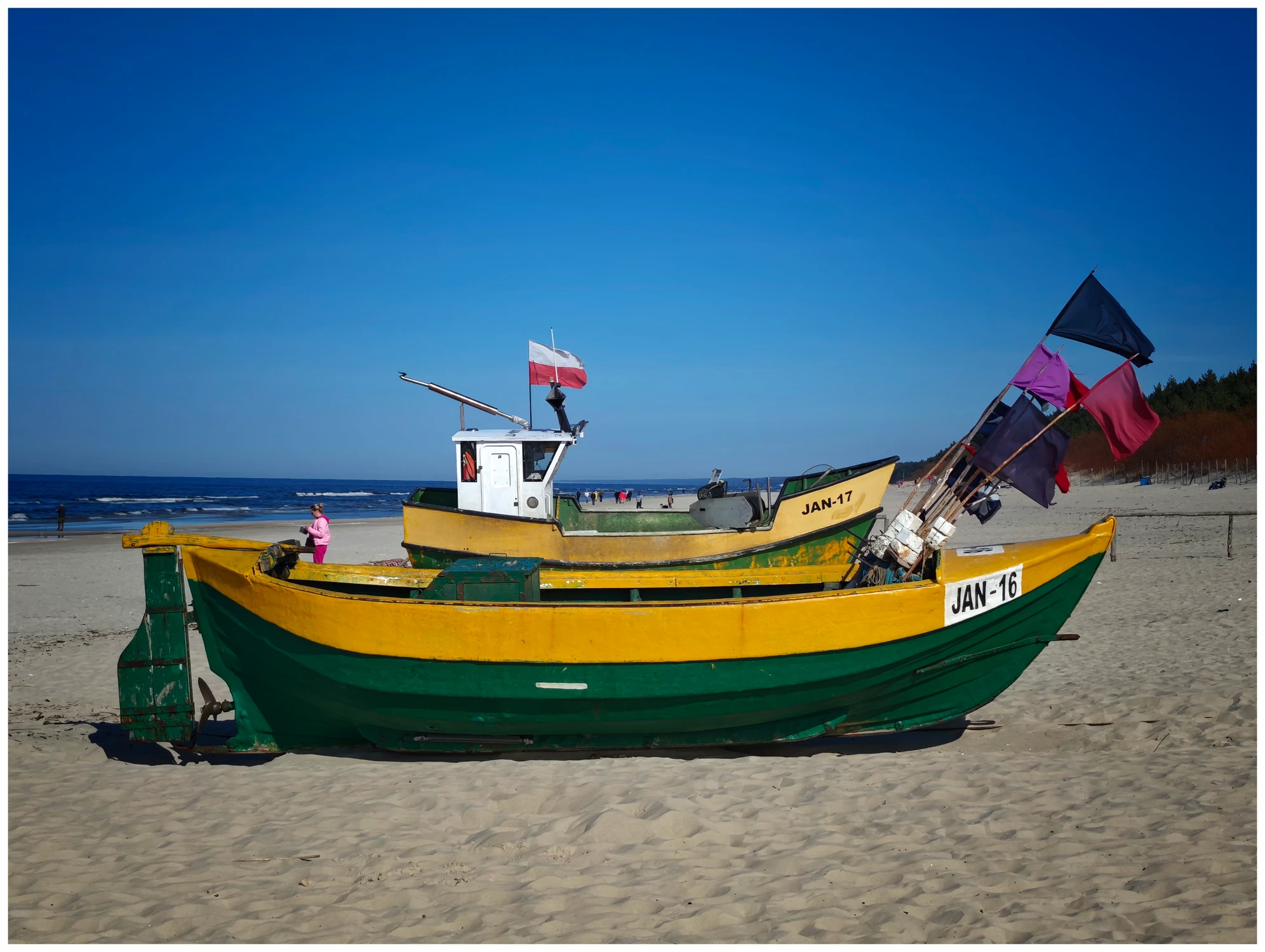 Szesnastka , siedemnastka i trzydziestka