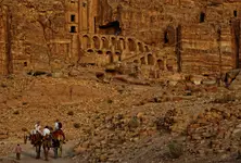 Petra  z  innej strony