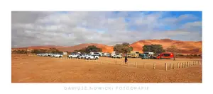 Na parkingu