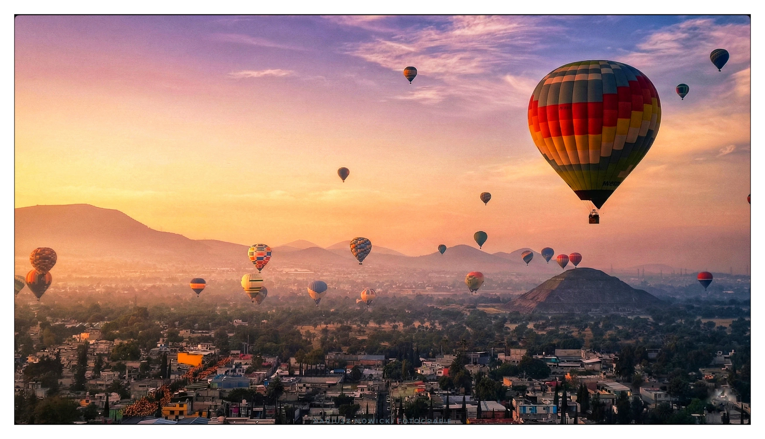 Piramida Słońca pod spodem