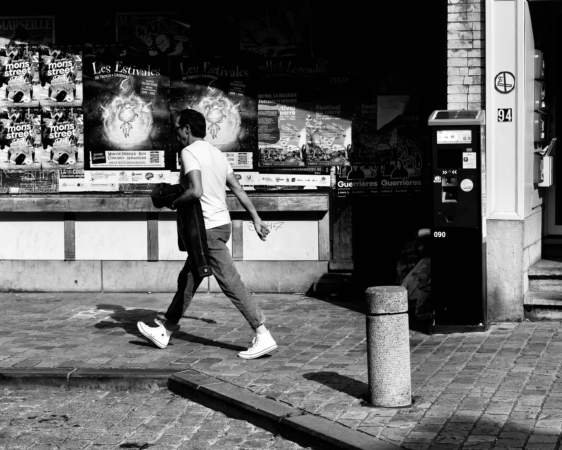 mons street :)