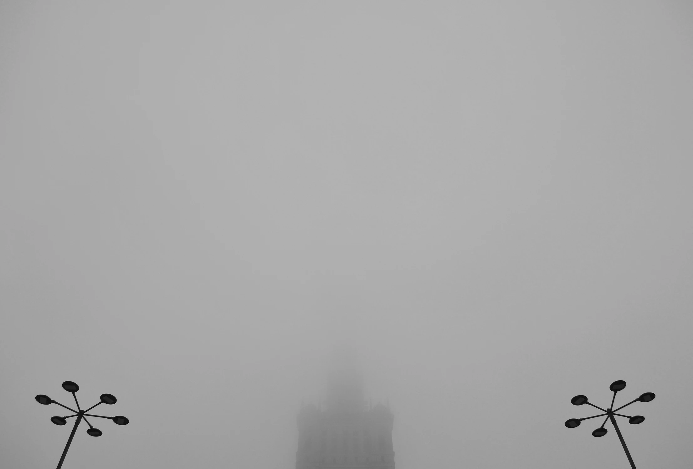 Pałac we mgle