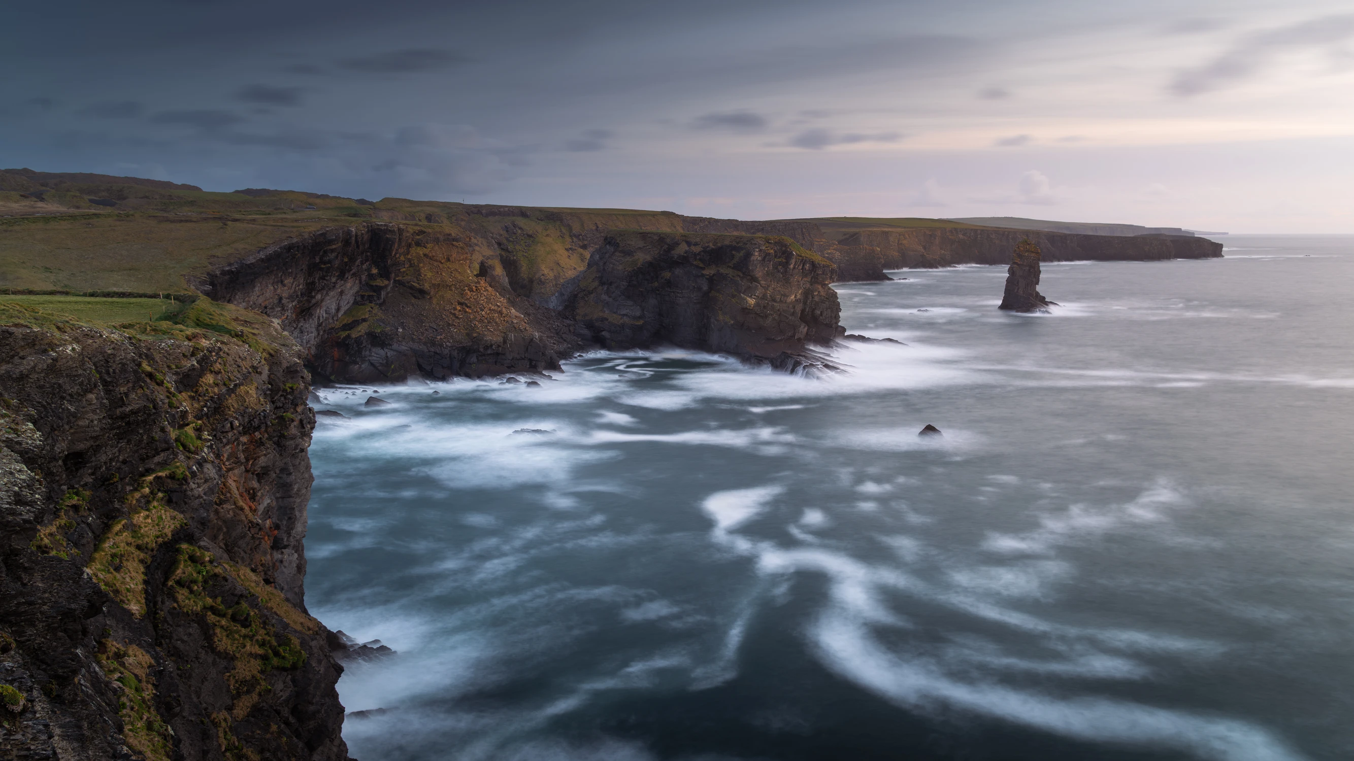 „Rzeźbione falami”