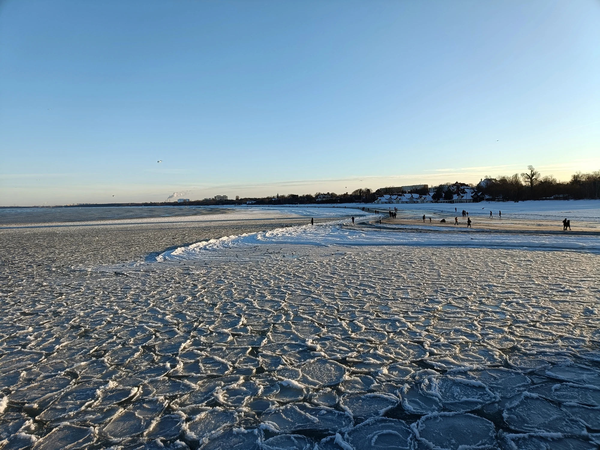 Podróże - Sopot -Zamarznięte morze Bałtyckie