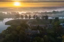 Wschód nad rzekami