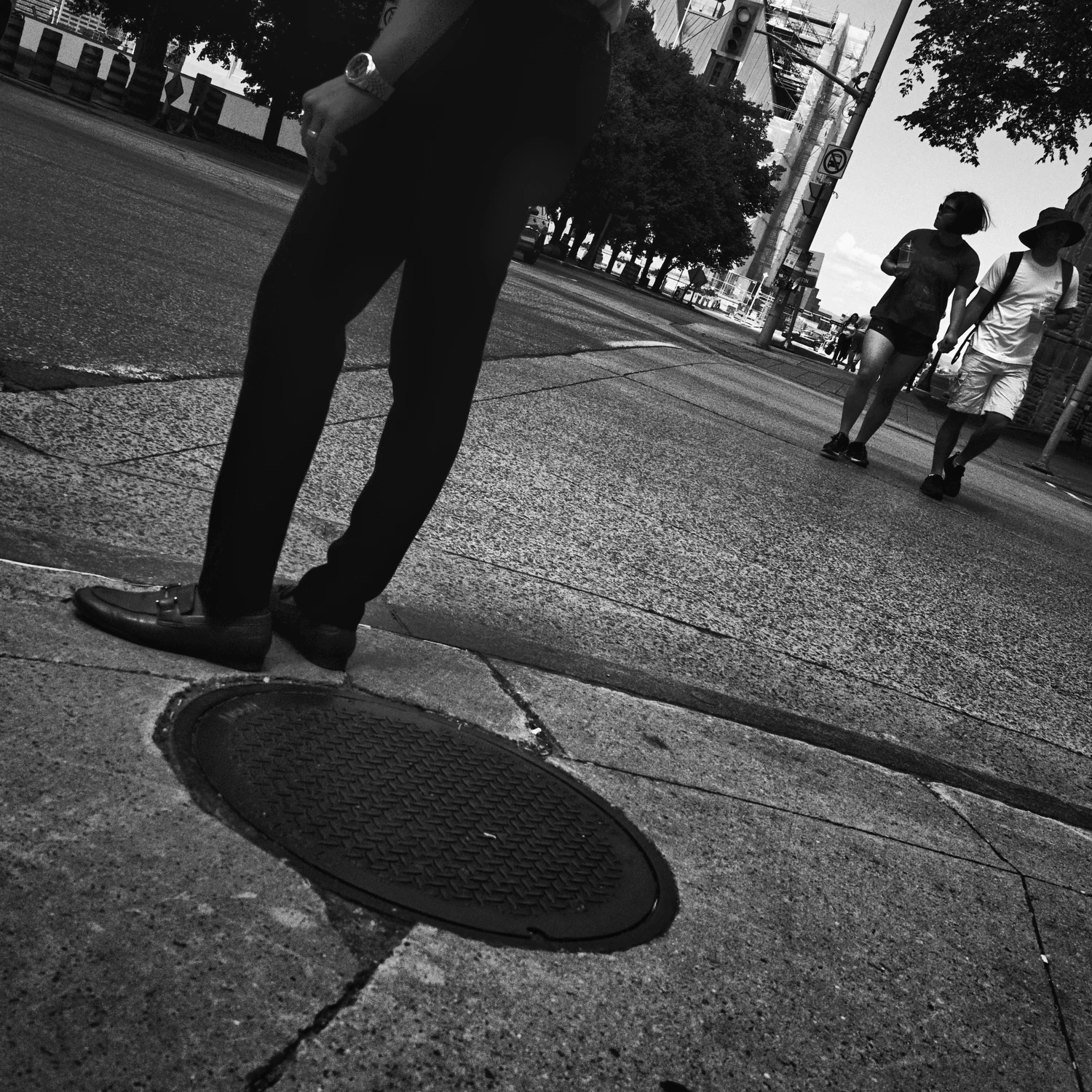 Złoty zegarek i para zakochanych?