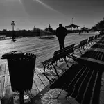 chłodno na promenadzie