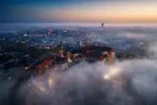 Kraków między nocą a dniem