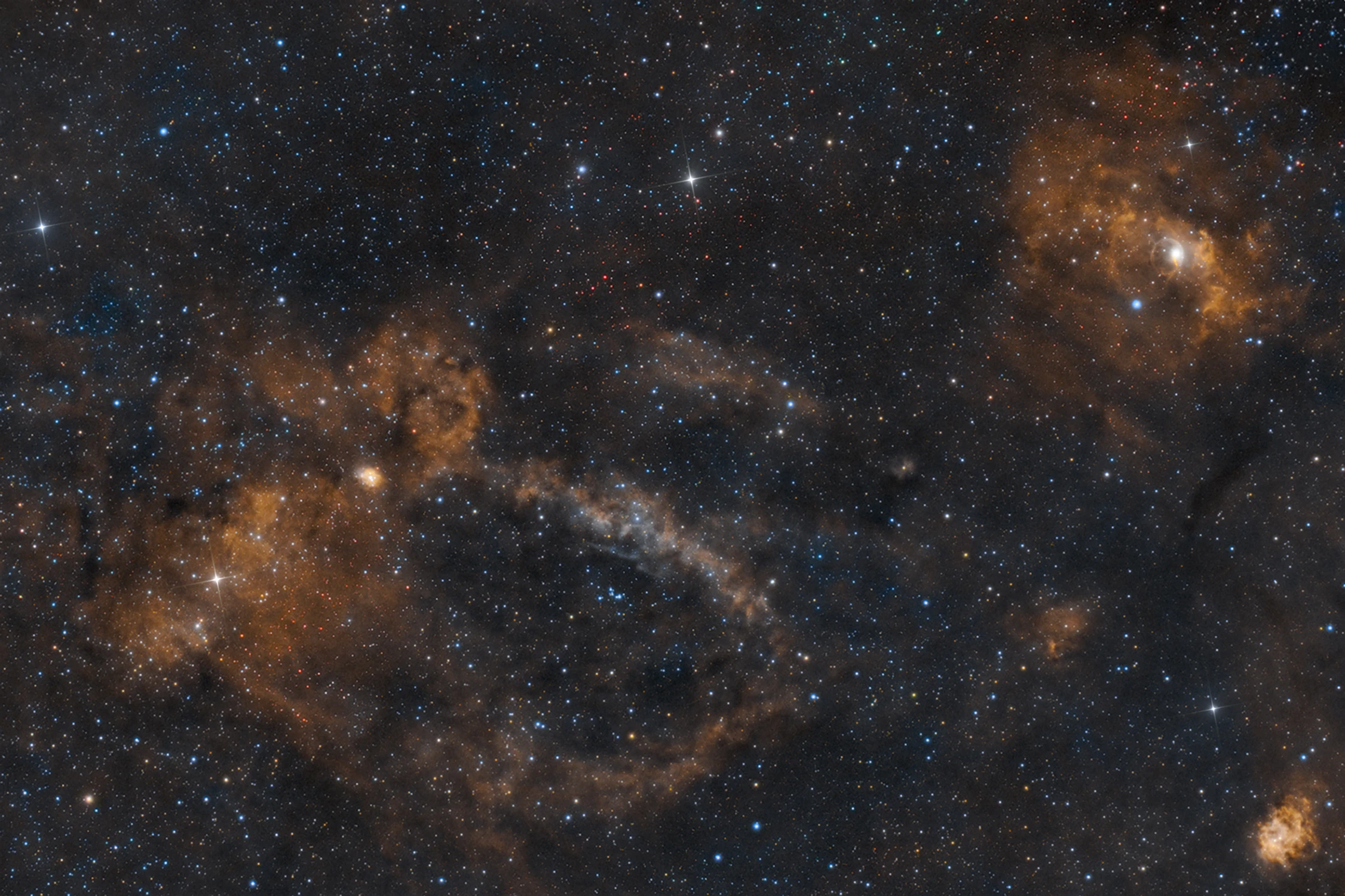 Mgławice NGC 7510  i  NGC 7635