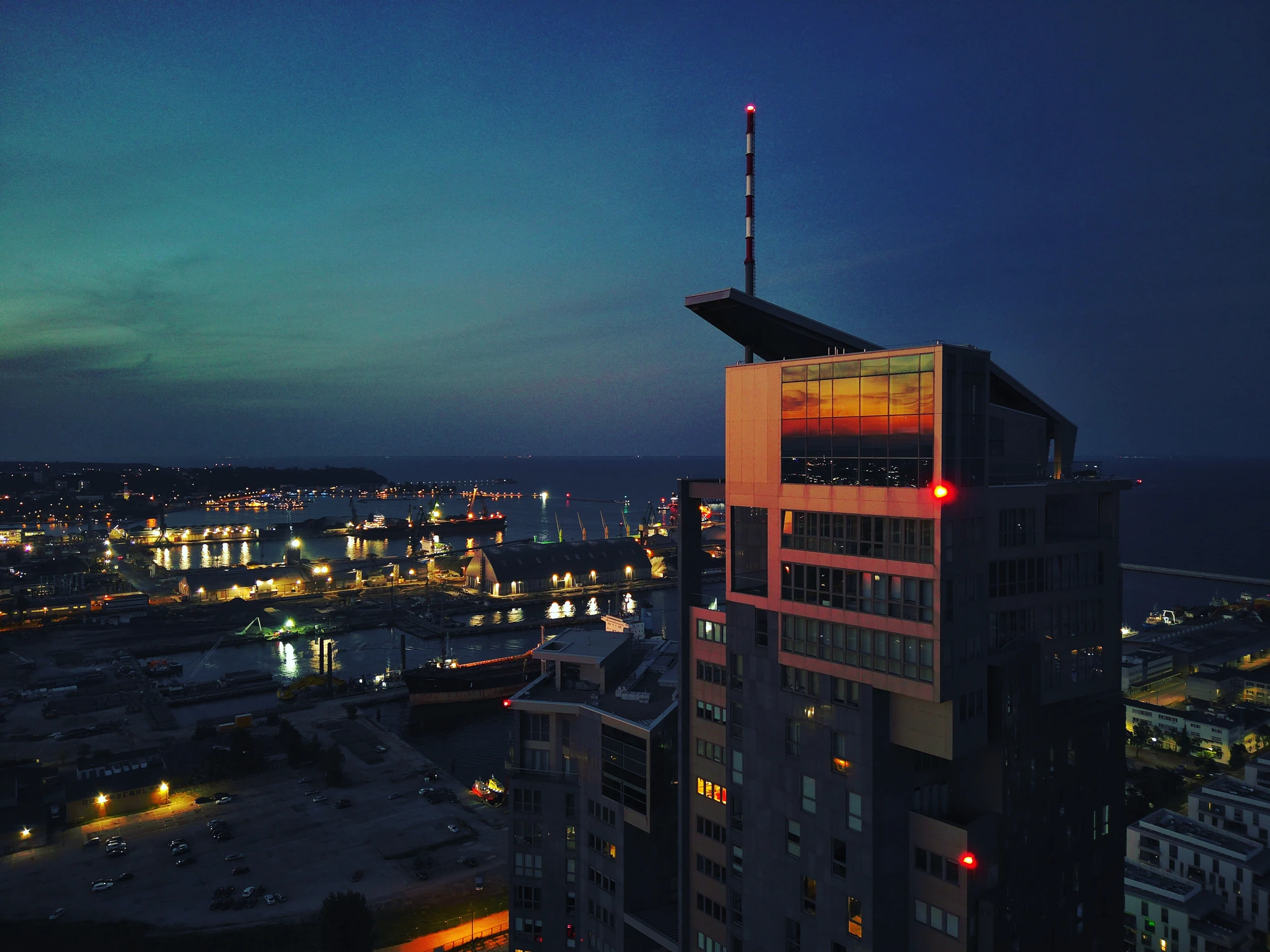 Zachód słońca nad Sea Towers