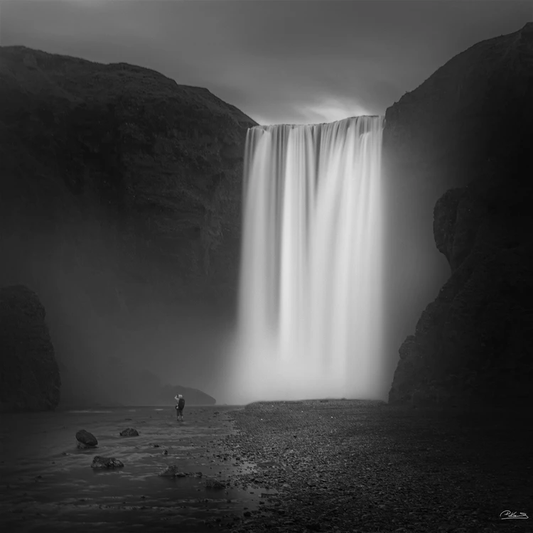 Islandzkie wodospady -Skógafoss