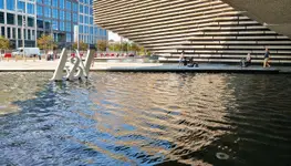 V&A