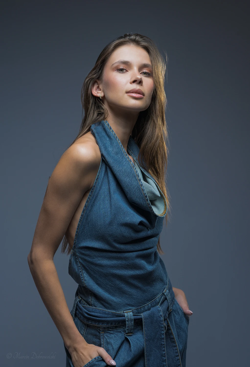 Aleksandra w błysku lamp