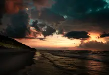 Wieczór na morskim wybrzeżu...