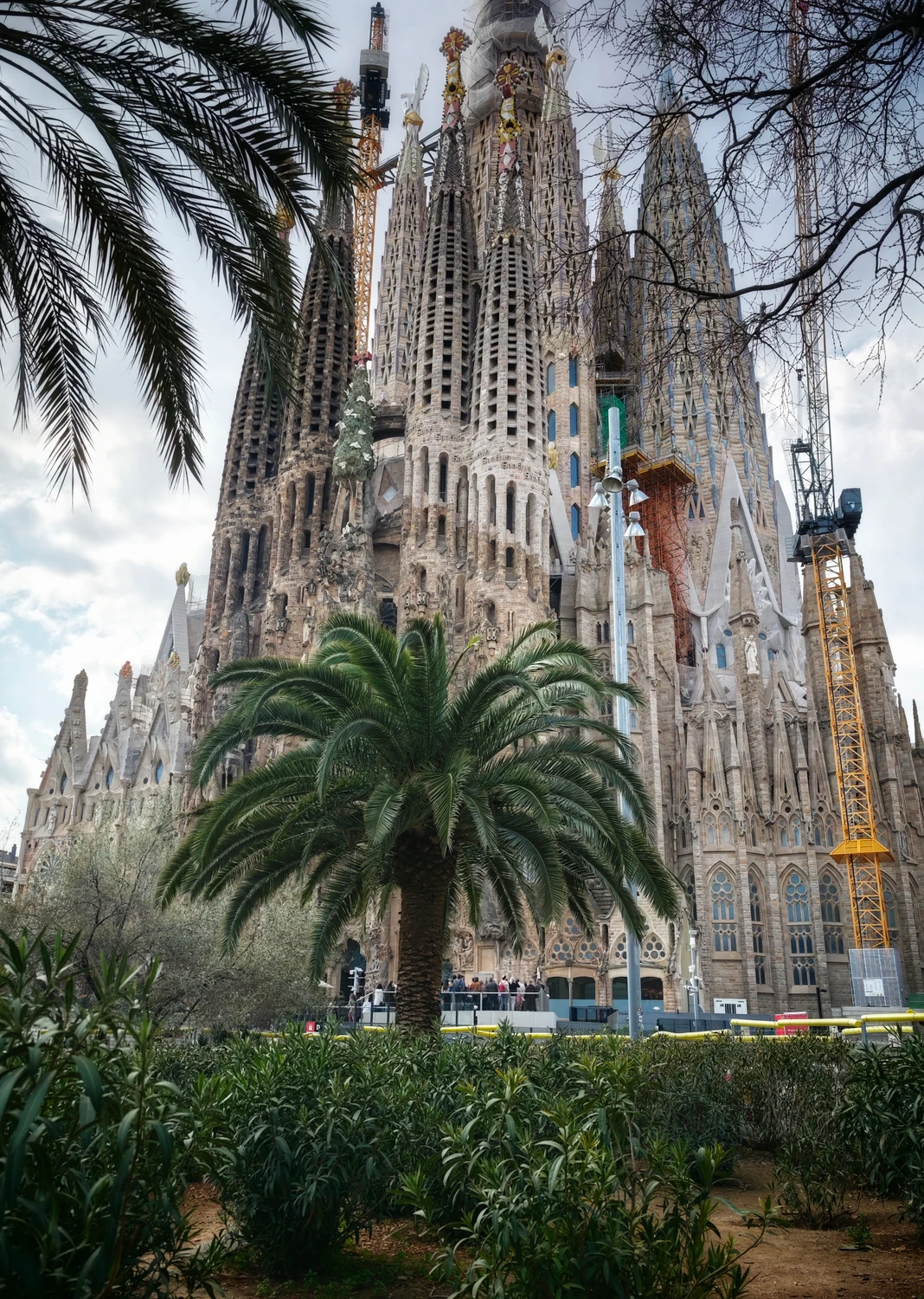 Chwilę to budują...