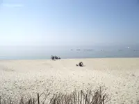 na plaży w zwykły dzień_