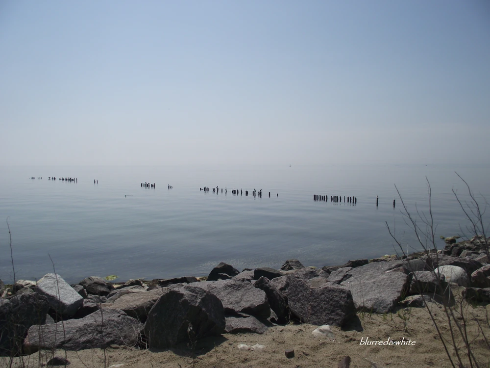 kamienisty brzeg