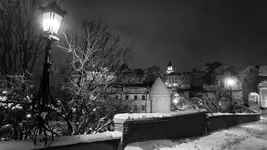 POD KRZYWĄ LATARNIĄ