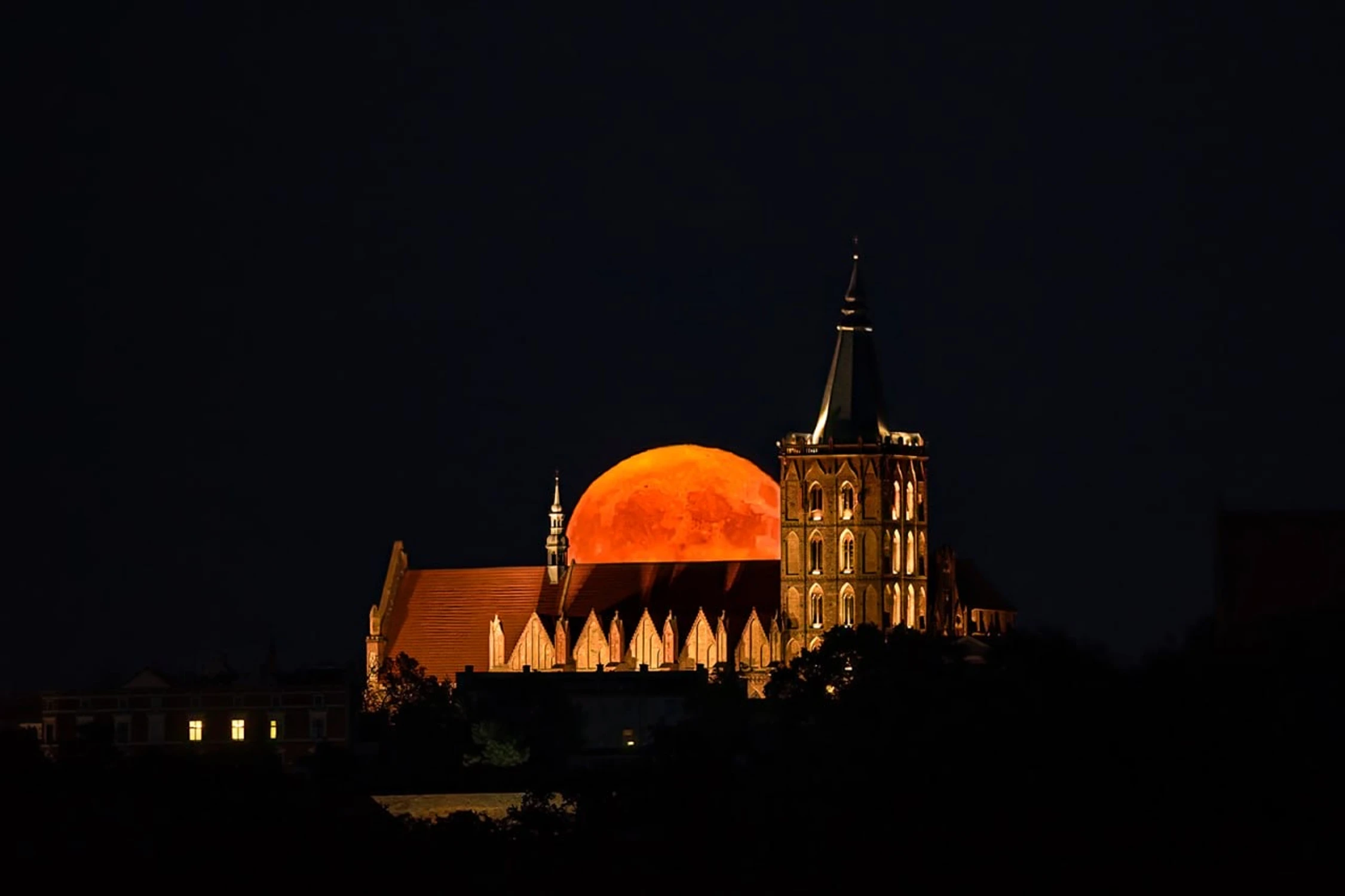 Truskawkowa pełnia nad Chełmnem