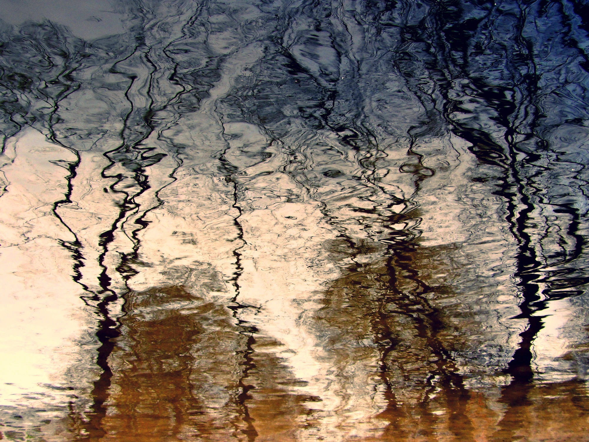 Obraz na wodzie malowany 