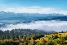 Widok na Czorsztyn i Tatry.