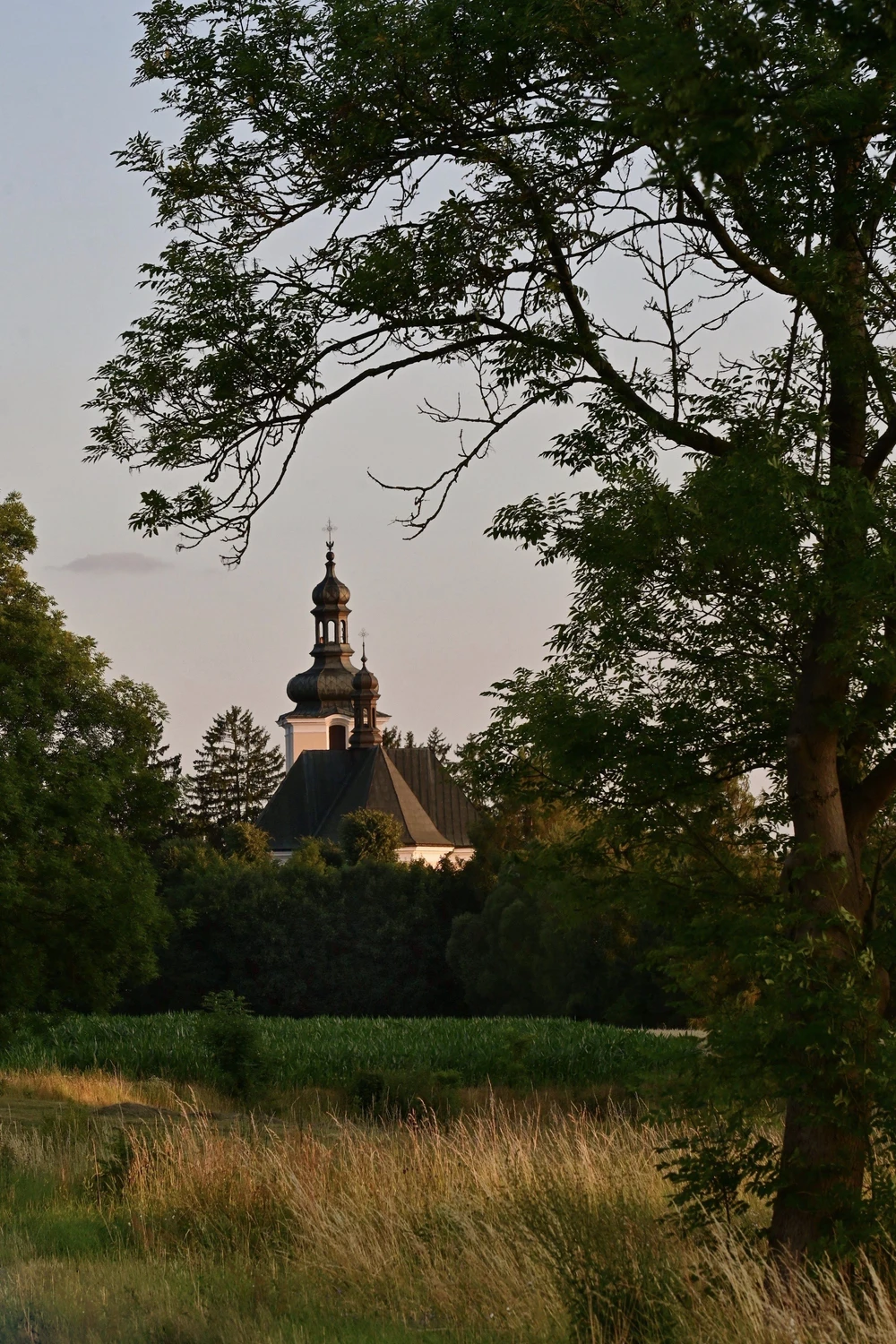 Krajobraz z kościółkiem