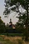 Krajobraz z kościółkiem