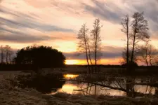 Zachód słońca nad rzeczką