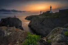 "NA KRAWĘDZI ŚWIATŁA"