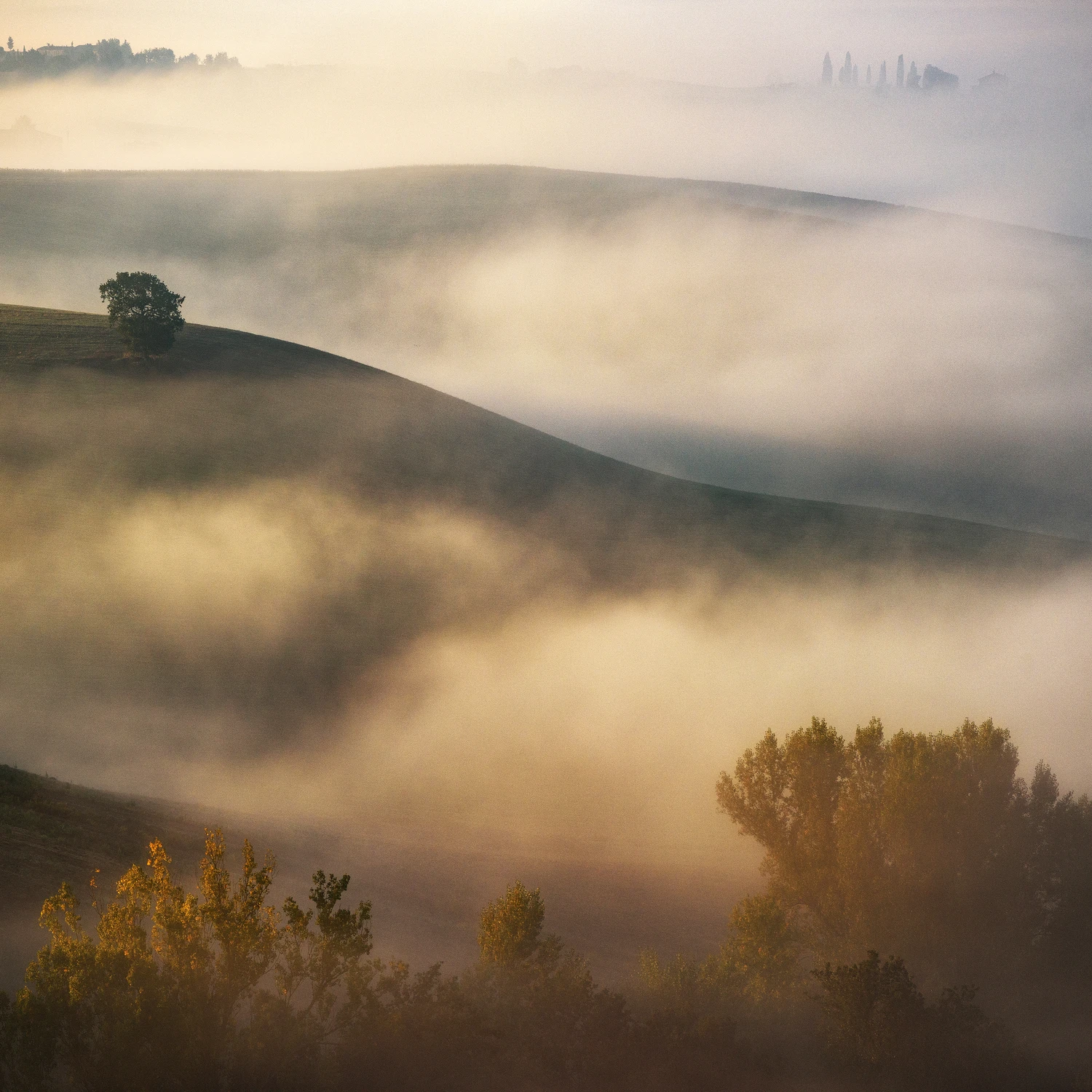 "GDY WZGÓRZA MILKNĄ"