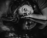 dwa brzegi spojrzenia