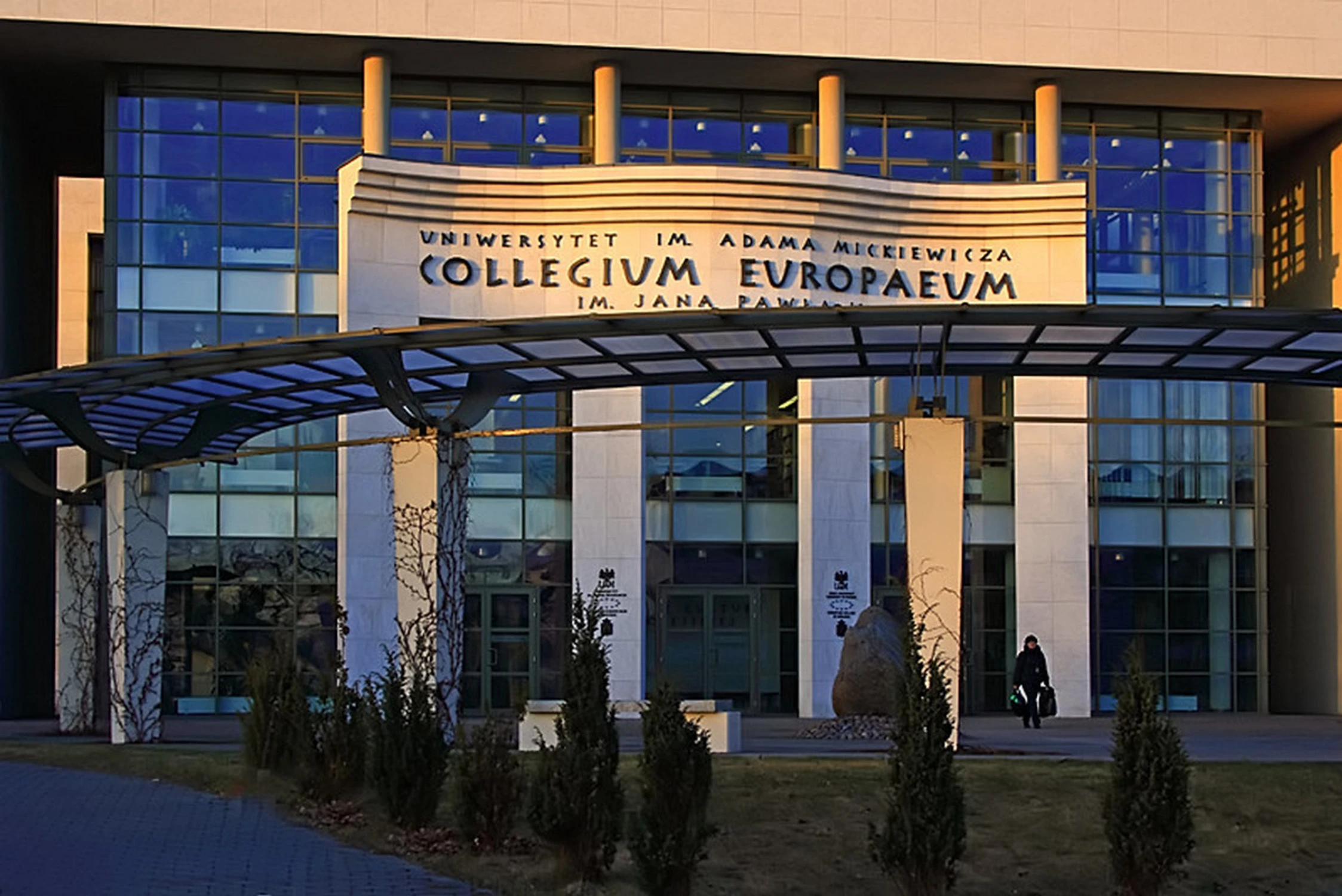 UAM