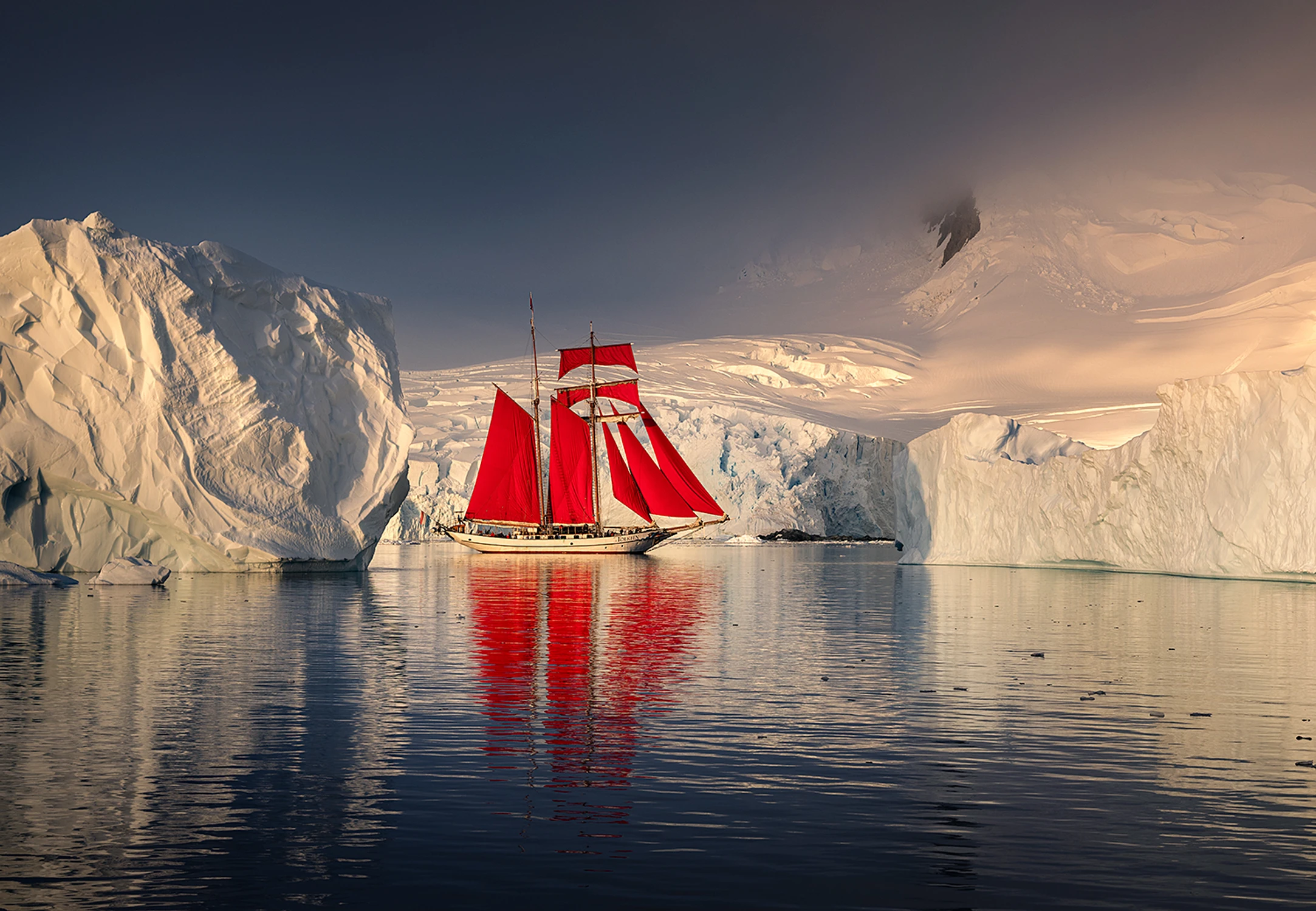 Szkuner Tolkien pośród gór lodowych II