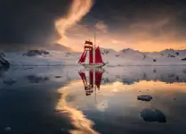 Jacht Tolkien w Neko Harbour